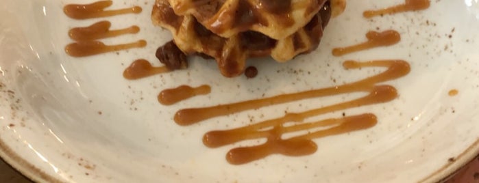 Nouveau Waffle is one of Fawaz : понравившиеся места.