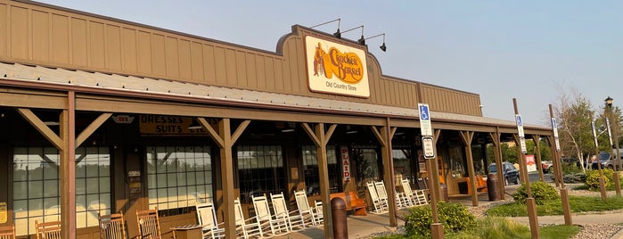 Cracker Barrel Old Country Store is one of Restaurant.