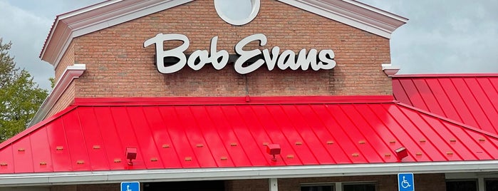 Bob Evans Restaurant is one of Restaurantes favoritos.