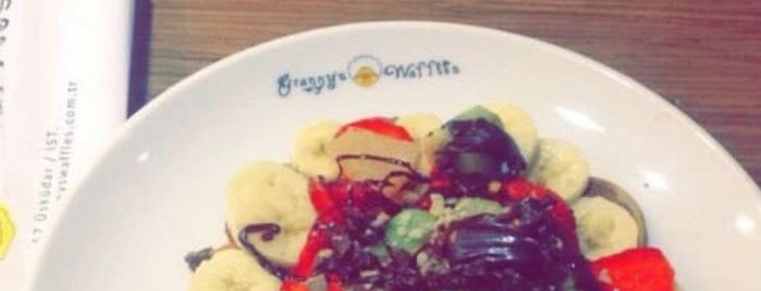 Granny's Waffles is one of Yeme-içme.