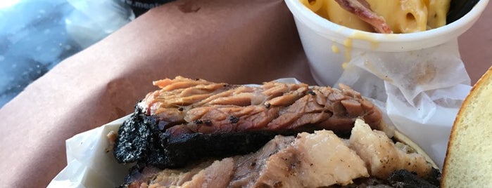 Meat U Anywhere BBQ is one of Locais curtidos por KATIE.