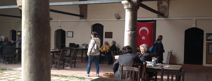 Süleyman Paşa Medresesi is one of Orte, die Fıtık gefallen.