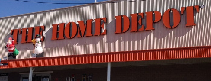 The Home Depot is one of Tempat yang Disukai Laga.