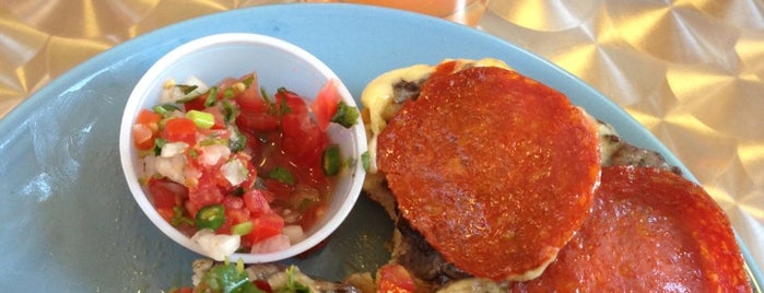 DayBreak Panineria Coffee & Breakfast & Lunch is one of Gespeicherte Orte von Jorge.