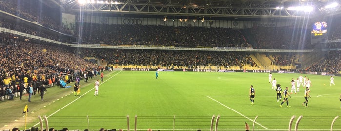 Fenerbahçe Spor Kulübü is one of สถานที่ที่ Beray ถูกใจ.