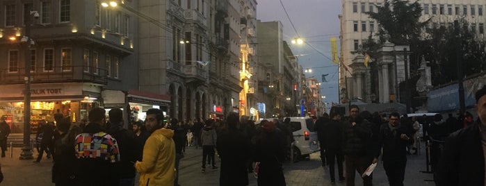 Taksim is one of Lieux qui ont plu à Beray.