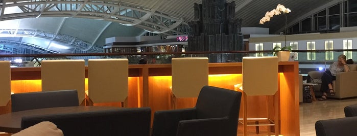 Premier Lounge is one of Jennifer : понравившиеся места.