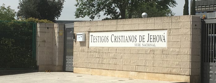Salón de Asambleas de los Testigos Cristianos de Jehová is one of Orte, die Eliseo gefallen.