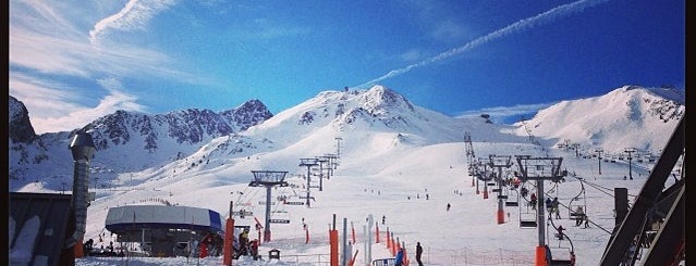 Escola d'Esquí i Snowboard Pas De La Casa is one of สถานที่ที่ jordi ถูกใจ.