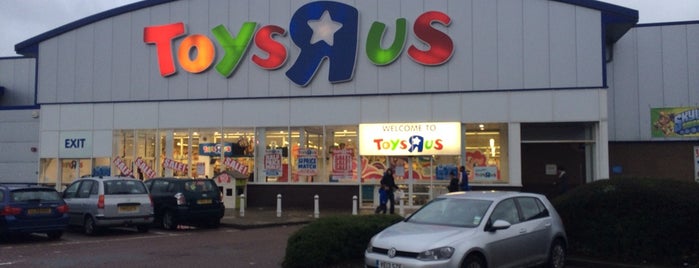 Toys"R"Us is one of Zarafatunさんのお気に入りスポット.