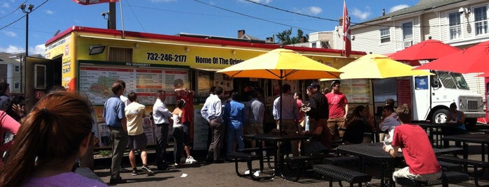 Rutgers Grease Trucks is one of Locais salvos de Alexandra.