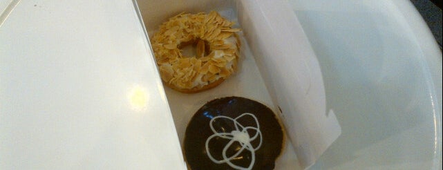 Big Apple Donuts & Coffee is one of Locais salvos de ꌅꁲꉣꂑꌚꁴꁲ꒒.