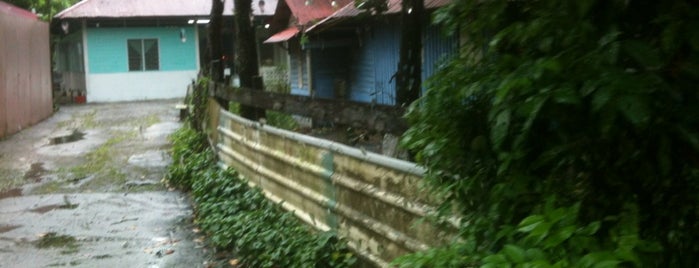 Kampung Lorong Buangkok is one of Lieux sauvegardés par Mark.