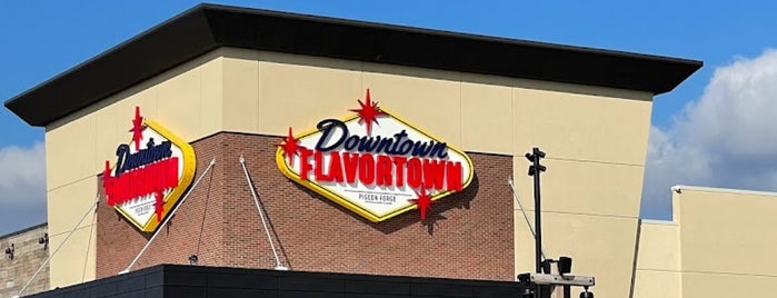 Downtown Flavortown is one of สถานที่ที่ Kyra ถูกใจ.