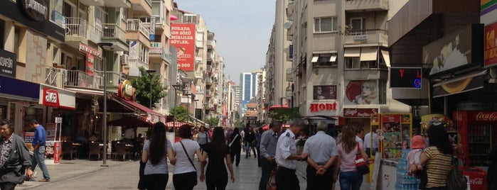 Kıbrıs Şehitleri Caddesi is one of Lugares favoritos de Mehmet Ali.