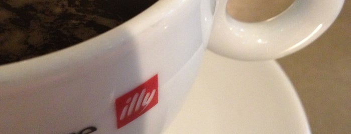 espressamente illy 日本橋中央通り店 is one of Caffein.