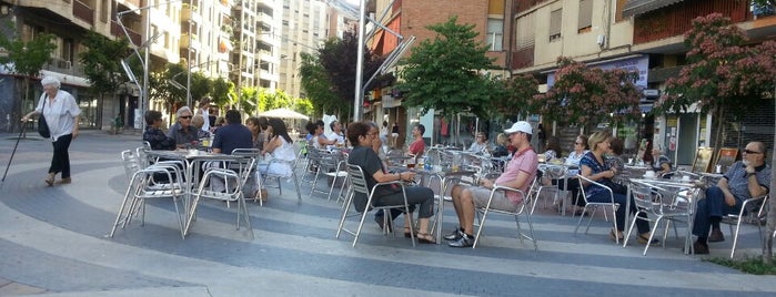 Plaça Ricard Vinyes is one of He estado.