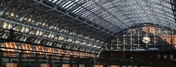 London St Pancras International Railway Station (STP) is one of Orte, die Eduardo gefallen.
