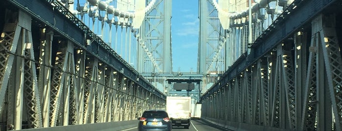 Manhattan Bridge is one of Orte, die Alex gefallen.