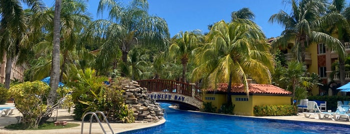 Infinity Bay Spa & Beach Resort is one of Honduras.