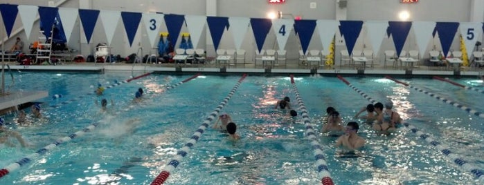 Yorktown Aquatic Center is one of Orte, die Allison gefallen.