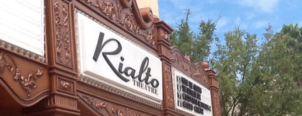 Rialto Theater is one of Tempat yang Disukai Chris.