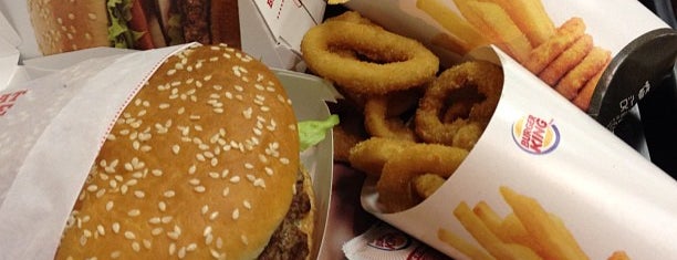 Burger King is one of Locais curtidos por Andria.