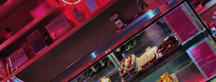 Cupcake Boutique is one of Locais salvos de Nouf.