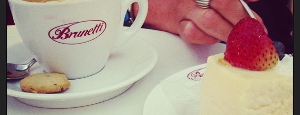 Brunetti Caffe مقهى برونيتي is one of Hessa Al Khalifa'nın Kaydettiği Mekanlar.