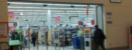 Walmart Supercentre is one of Lugares favoritos de Mustafa.