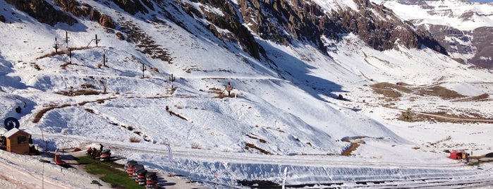 Centro de Ski Farellones is one of CHILE <3.