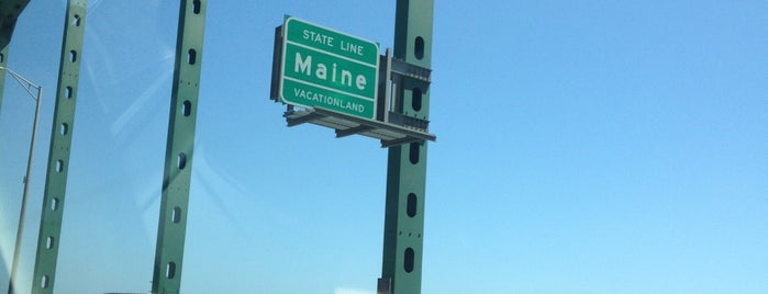 New Hampshire / Maine State Line is one of state border crossings.