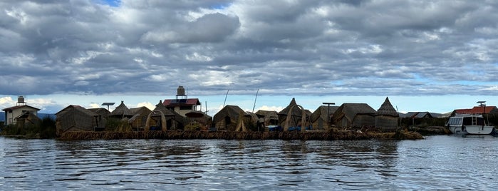 Islas Flotantes Uros is one of Places to go.