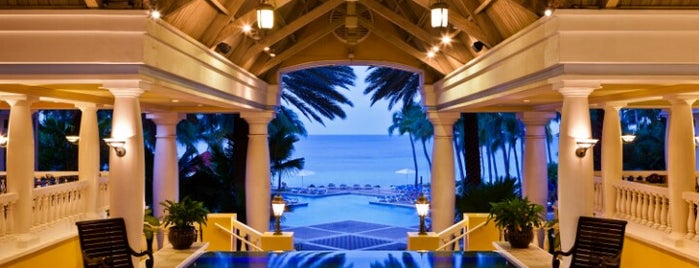 Curaçao Marriott Beach Resort & Emerald Casino is one of Tempat yang Disimpan Éanna.