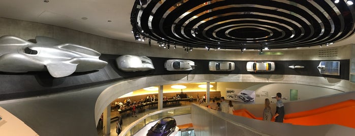 Mercedes-Benz Museum is one of Павел : понравившиеся места.