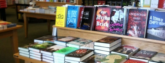 Barnes & Noble is one of Posti che sono piaciuti a Betsy.