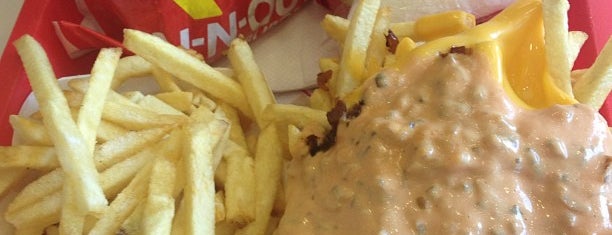 In-N-Out Burger is one of The 15 Best Places for Cheeseburgers in San Francisco.