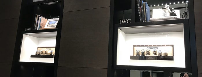 IWC Boutique is one of Lieux qui ont plu à Jawahar.