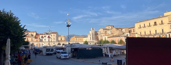 Piazza Garibaldi is one of Vie e piazze.