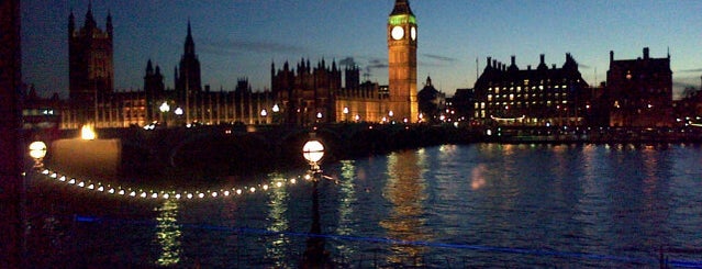 Gillray's Steakhouse & Bar is one of Breathtaking Views of London.