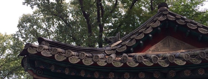 Chwigyujeong is one of 창덕궁 후원(Ch'angdok Palace back garden).
