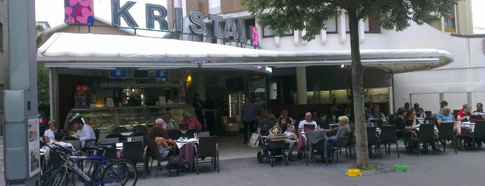 Kristal Eis Cafe is one of Lieux sauvegardés par Anna.