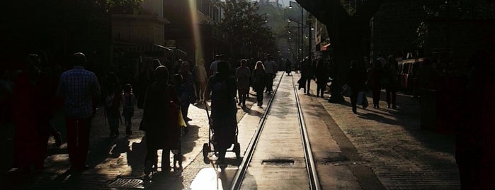 Cumhuriyet Caddesi is one of Bursa Tarihi Yerleri ve Mekanları.