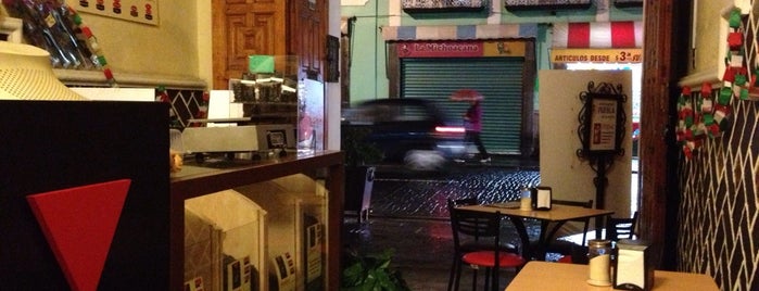 Cafe aroma is one of Tempat yang Disukai Juan.
