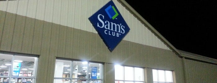 Sam's Club is one of Lieux qui ont plu à Andres.