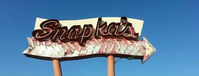 Snapka's Drive Inn is one of Tempat yang Disukai J..