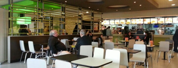 McDonald's is one of Comercios.