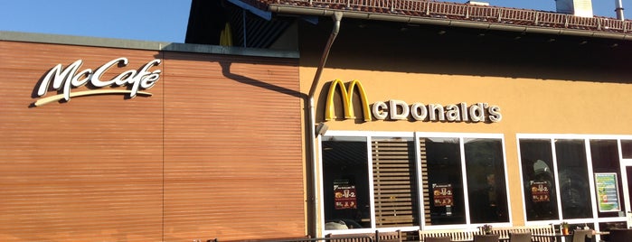 McDonald's is one of Locais curtidos por David.