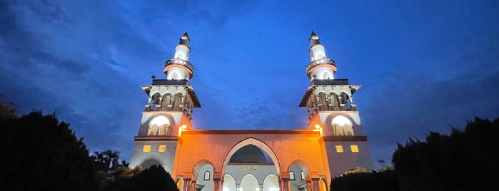 Masjid Al-Azhar is one of Masjid & Surau, MY #4.