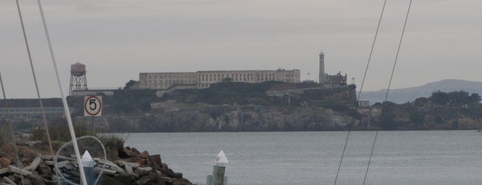 Alcatraz Adası is one of Landmarks.